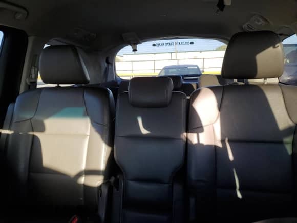 2013 Honda Odyssey Touring z VIN 5FNRL5H93DB050994, wystawiony jako Copart lot #89448415 z przebiegiem 138 294 mil mil oraz Czysty tytuł • Clean title. Historia ofert i sprzedaży dostępna na DreamBid. Obrazek 10.