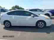 2013 Toyota Prius Two z VIN JTDKN3DU5D5649858, wystawiony jako IAAI lot #43278178 z przebiegiem 266 187 mil mil oraz . Historia ofert i sprzedaży dostępna na DreamBid. Obrazek 13.