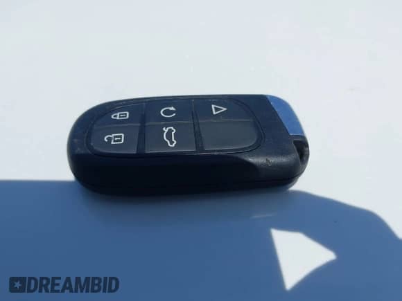 2016 Chrysler 300 S с VIN 2C3CCAGG7GH270382, выставлен на аукционе IAAI как лот 42701338 с пробегом 112 919 миль миль и . История ставок и продаж доступна на DreamBid. Изображение 11.