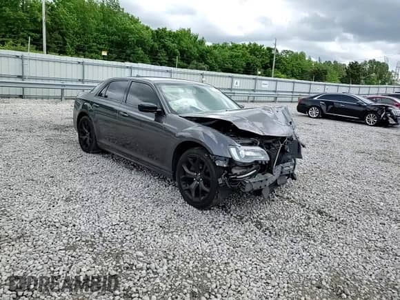 2020 Chrysler 300 Touring L с VIN 2C3CCAAG9LH220702, выставлен на аукционе Copart как лот 55099915 с пробегом Не указан миль и Списание • Salvage title. История ставок и продаж доступна на DreamBid. Изображение 13.