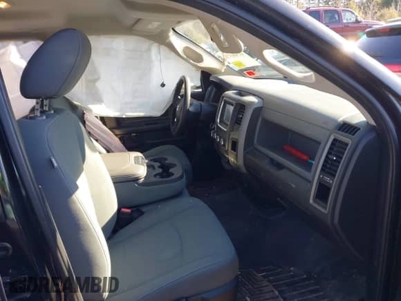 2018 Ram 1500 Tradesman с VIN 1C6RR7FG3JS222877, выставлен на аукционе IAAI как лот 41506573 с пробегом 133 167 миль миль и . История ставок и продаж доступна на DreamBid. Изображение 5.