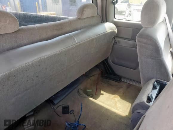 2000 GMC Sierra 1500 SLE z VIN 1GTEC19V9YZ306218, wystawiony jako Copart lot #81224535 z przebiegiem Nie podano mil oraz Szkoda całkowita • Salvage title. Historia ofert i sprzedaży dostępna na DreamBid. Obrazek 11.