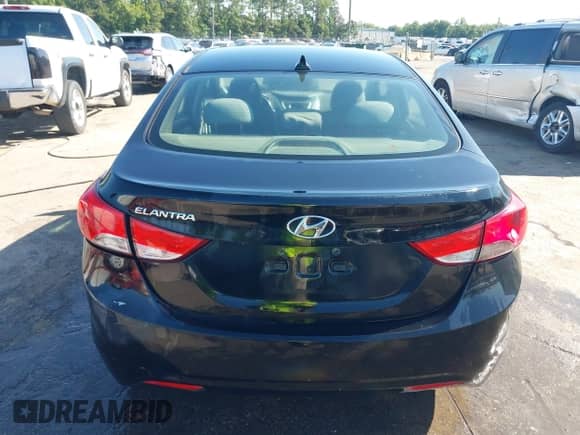 2011 Hyundai Elantra GLS z VIN 5NPDH4AE1BH053579, wystawiony jako IAAI lot #42516662 z przebiegiem Nie podano mil oraz . Historia ofert i sprzedaży dostępna na DreamBid. Obrazek 16.