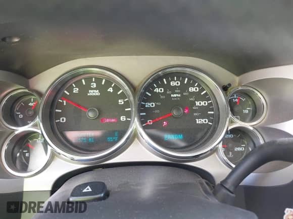 2011 Chevrolet Silverado 1500 LT z VIN 3GCPKSE33BG218147, wystawiony jako IAAI lot #43324112 z przebiegiem 83 575 mil mil oraz . Historia ofert i sprzedaży dostępna na DreamBid. Obrazek 7.