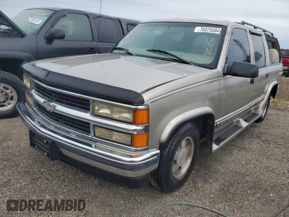 1999 Chevrolet Suburban с VIN 1GBEC16R8XJ514597, выставлен на аукционе Copart как лот 76575584 с пробегом 176 870 миль миль и На запчасти • Non repairable. История ставок и продаж доступна на DreamBid. Изображение 1.