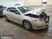 2015 Chevrolet Malibu LS z VIN 1G11B5SL5FF286218, wystawiony jako Copart lot #59315605 z przebiegiem 203 763 mil mil oraz Czysty tytuł • Clean title. Historia ofert i sprzedaży dostępna na DreamBid. Obrazek 4.