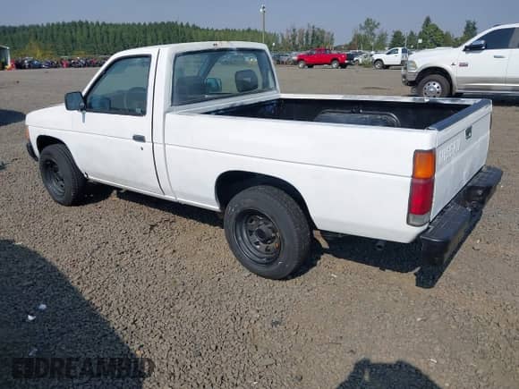 1995 Nissan Frontier z VIN 1N6SD11S2SC366799, wystawiony jako IAAI lot #43261442 z przebiegiem 127 771 mil mil oraz . Historia ofert i sprzedaży dostępna na DreamBid. Obrazek 3.