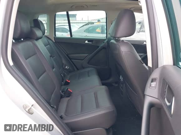 2017 Volkswagen Tiguan Wolfsburg Edition с VIN WVGSV7AX1HW510439, выставлен на аукционе IAAI как лот 42328922 с пробегом 69 095 миль миль и . История ставок и продаж доступна на DreamBid. Изображение 8.