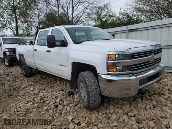 2017 Chevrolet Silverado 2500HD Work Truck with VIN 1GC1KUEG9HF227627, listed as a Copart auction lot 55286705 with 229,289 mi miles and Clean title. Bid and sale history available at DreamBid. Image 4.