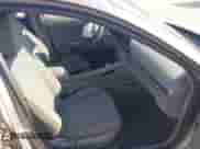 2025 Hyundai Elantra z VIN KMHLL44G0SU855257, wystawiony jako IAAI lot #42804855 z przebiegiem 11 807 mil mil oraz . Historia ofert i sprzedaży dostępna na DreamBid. Obrazek 5.