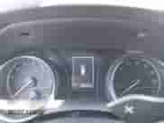 2023 Toyota Camry SE z VIN 4T1T11AK6PU158700, wystawiony jako IAAI lot #43312055 z przebiegiem 49 320 mil mil oraz . Historia ofert i sprzedaży dostępna na DreamBid. Obrazek 7.