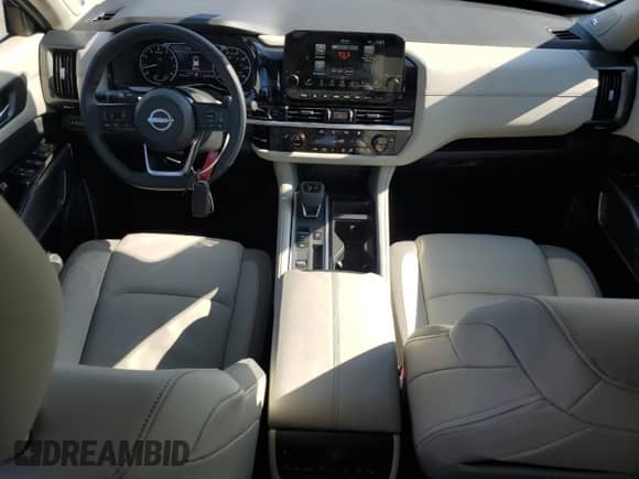 2025 Nissan Pathfinder SL с VIN 5N1DR3CB4SC223449, выставлен на аукционе Copart как лот 68102065 с пробегом 2 518 миль миль и Списание • Salvage title. История ставок и продаж доступна на DreamBid. Изображение 8.