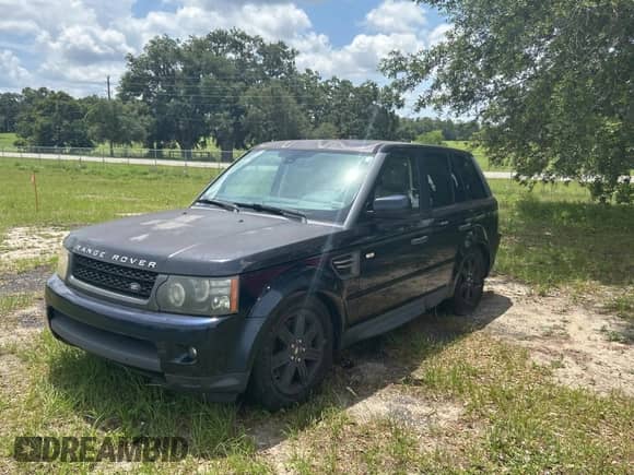 2010 Land Rover Range Rover Sport HSE with VIN SALSF2D41AA251579, listed as a Copart auction lot 59035625 with 243,104 mi miles and Clean title. Bid and sale history available at DreamBid. Image 2.