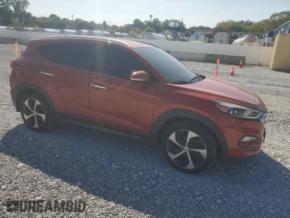 2016 Hyundai Tucson Sport z VIN KM8J3CA22GU230599, wystawiony jako Copart lot #71821495 z przebiegiem 106 464 mil mil oraz Czysty tytuł • Clean title. Historia ofert i sprzedaży dostępna na DreamBid. Obrazek 4.