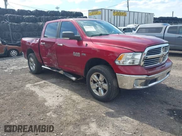 2014 Ram 1500 Big Horn z VIN 1C6RR7LT1ES231813, wystawiony jako IAAI lot #43165556 z przebiegiem 112 974 mil mil oraz . Historia ofert i sprzedaży dostępna na DreamBid. Obrazek 1.