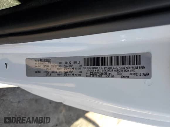 2018 Ram 1500 Tradesman z VIN 3C6JR6DT7JG304609, wystawiony jako Copart lot #55684295 z przebiegiem 73 075 mil mil oraz Szkoda całkowita • Salvage title. Historia ofert i sprzedaży dostępna na DreamBid. Obrazek 12.