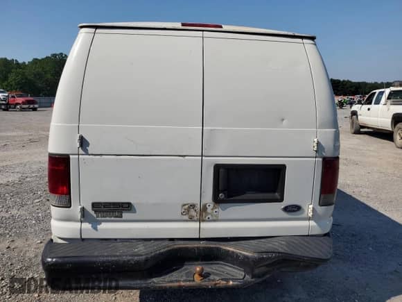 2008 Ford Econoline Cargo Commercial with VIN 1FTNE24W18DB54934, listed as a Copart auction lot 61996885 with 181,909 mi miles and Salvage title. Bid and sale history available at DreamBid. Image 6.