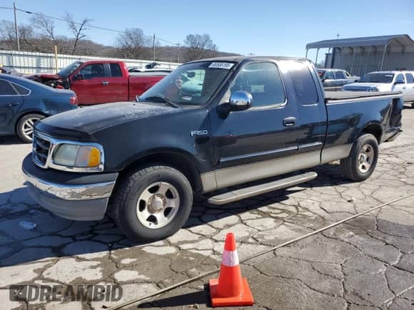 2001 Ford F-150 with VIN 2FTZX17291CA92218, listed as a Copart auction lot 46506195 with 150,331 mi miles and Salvage title. Bid and sale history available at DreamBid. Image 1.