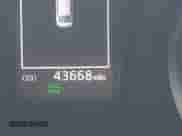 2023 Toyota Camry SE z VIN 4T1G11AK7PU806613, wystawiony jako IAAI lot #43396453 z przebiegiem 43 668 mil mil oraz . Historia ofert i sprzedaży dostępna na DreamBid. Obrazek 16.