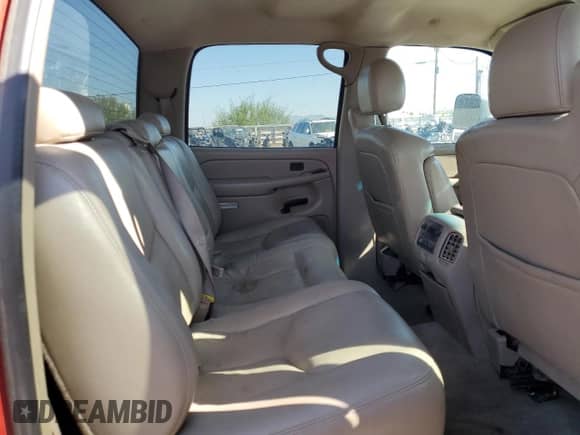 2004 Chevrolet Silverado 3500 DRW с VIN 1GCJK33194F111962, выставлен на аукционе Copart как лот 70852714 с пробегом 268 558 миль миль и Списание • Salvage title. История ставок и продаж доступна на DreamBid. Изображение 10.