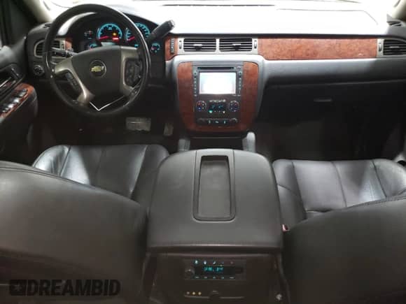 2013 Chevrolet Tahoe с VIN 1GNSKDEJ4DR207866, выставлен на аукционе Copart как лот 46957915 с пробегом 245 751 миль миль и Чистый • Clean title. История ставок и продаж доступна на DreamBid. Изображение 8.