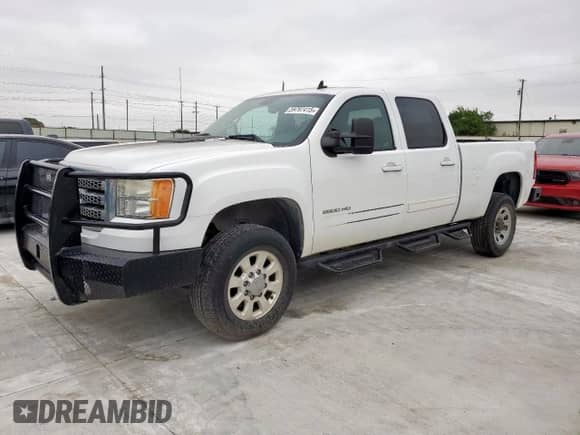2013 GMC Sierra 1500 with VIN 1GT111E84DF176123, listed as a Copart auction lot 59797415 with 123,391 mi miles and Clean title. Bid and sale history available at DreamBid. Image 1.