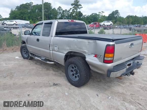 2004 GMC Sierra 1500 SLE with VIN 1GTEK19TX4E284023, listed as a IAAI auction lot 42459965 with Not provided miles and . Bid and sale history available at DreamBid. Image 3.