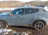 2024 Dodge Hornet R/T z VIN ZACPDFCW2R3A08184, wystawiony jako IAAI lot #41355339 z przebiegiem 8 658 mil mil oraz . Historia ofert i sprzedaży dostępna na DreamBid. Obrazek 14.