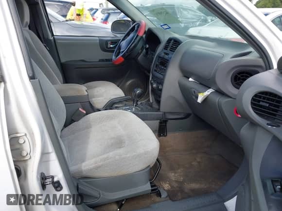 2006 Hyundai Santa Fe GLS z VIN KM8SC13D76U069379, wystawiony jako IAAI lot #42590951 z przebiegiem 112 351 mil mil oraz . Historia ofert i sprzedaży dostępna na DreamBid. Obrazek 5.