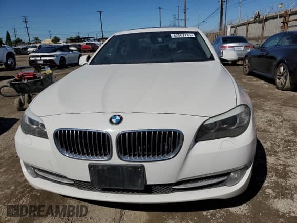 2013 BMW 5 Series 528i с VIN WBAXG5C55DD234404, выставлен на аукционе Copart как лот 82567785 с пробегом 143 473 миль миль и Чистый • Clean title. История ставок и продаж доступна на DreamBid. Изображение 5.