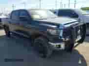 2020 Toyota Tundra SR5 с VIN 5TFDY5F19LX875273, выставлен на аукционе IAAI как лот 43152678 с пробегом 168 862 миль миль и . История ставок и продаж доступна на DreamBid. Изображение 1.