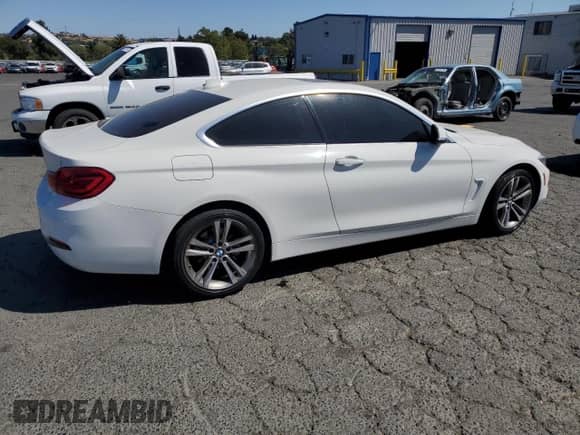 2019 BMW 4 Series 430i with VIN WBA4W3C53KAF92774, listed as a Copart auction lot 62580375 with 37,573 mi miles and Salvage title. Bid and sale history available at DreamBid. Image 3.