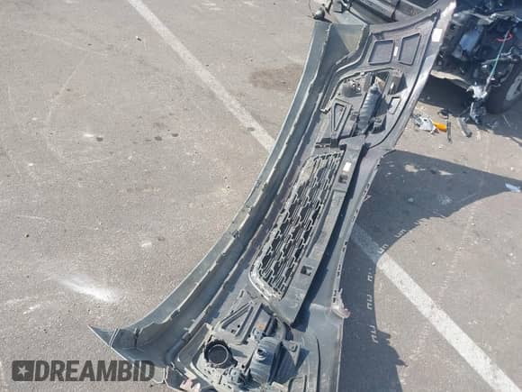 2017 Chevrolet Traverse LT с VIN 1GNKRHKD1HJ339019, выставлен на аукционе IAAI как лот 42719295 с пробегом 128 394 миль миль и . История ставок и продаж доступна на DreamBid. Изображение 12.