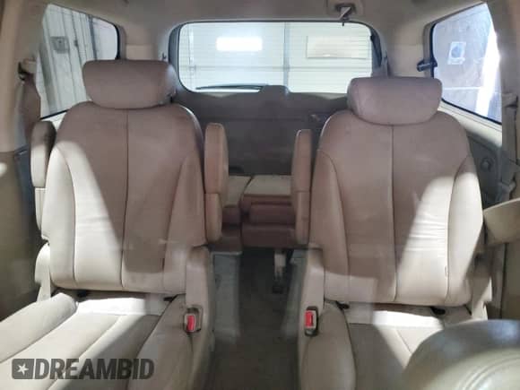 2007 Hyundai Entourage GLS с VIN KNDMC233076039155, выставлен на аукционе Copart как лот 87411035 с пробегом 201 993 миль миль и Списание • Salvage title. История ставок и продаж доступна на DreamBid. Изображение 10.