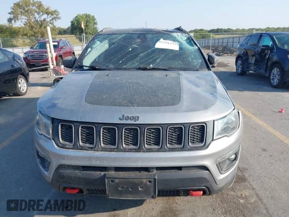 2019 Jeep Compass Trailhawk with VIN 3C4NJDDB2KT722257, listed as a IAAI auction lot 43191333 with 111,975 mi miles and . Bid and sale history available at DreamBid. Image 12.