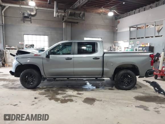 2024 Chevrolet Silverado 1500 Custom Trail Boss с VIN 3GCPDCEK0RG325478, выставлен на аукционе IAAI как лот 42696940 с пробегом 10 151 миль миль и . История ставок и продаж доступна на DreamBid. Изображение 14.