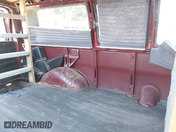 2000 Chevrolet Express с VIN 1GCEG15W8Y1215569, выставлен на аукционе IAAI как лот 43208587 с пробегом 111 087 миль миль и . История ставок и продаж доступна на DreamBid. Изображение 8.