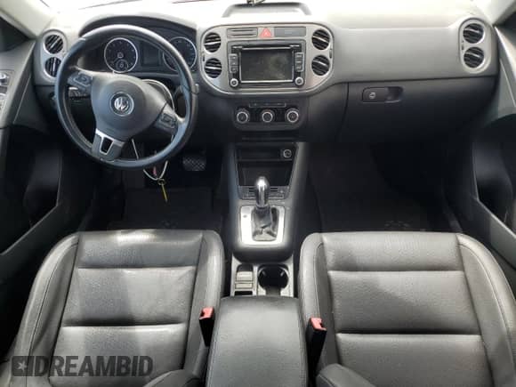 2011 Volkswagen Tiguan S с VIN WVGAV7AX8BW521733, выставлен на аукционе Copart как лот 80560835 с пробегом 131 636 миль миль и Списание • Salvage title. История ставок и продаж доступна на DreamBid. Изображение 8.