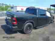 2019 Ram 1500 Rebel z VIN 1C6SRFLT3KN630552, wystawiony jako IAAI lot #42184521 z przebiegiem 126 934 mil mil oraz . Historia ofert i sprzedaży dostępna na DreamBid. Obrazek 4.