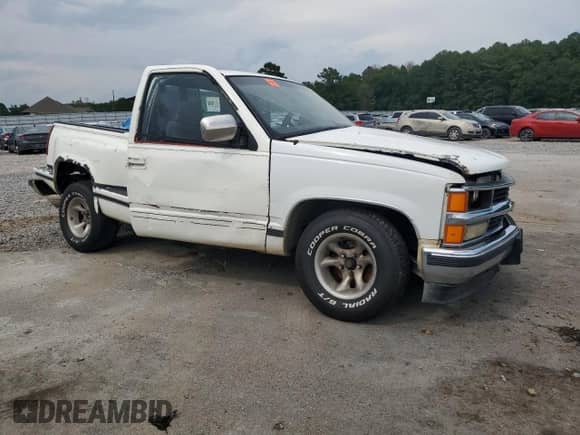 1988 Chevrolet Silverado 1500 с VIN 1GCDC14Z4JZ180118, выставлен на аукционе Copart как лот 63988084 с пробегом 45 030 миль миль и Списание • Salvage title. История ставок и продаж доступна на DreamBid. Изображение 4.