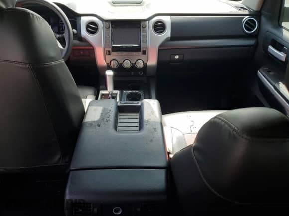 2019 Toyota Tundra SR5 с VIN 5TFEM5F11KX142018, выставлен на аукционе Copart как лот 67743725 с пробегом Не указан миль и На запчасти • Non repairable. История ставок и продаж доступна на DreamBid. Изображение 8.