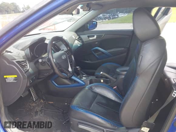 2013 Hyundai Veloster Turbo с VIN KMHTC6AE2DU163910, выставлен на аукционе IAAI как лот 42880099 с пробегом 244 002 миль миль и . История ставок и продаж доступна на DreamBid. Изображение 5.