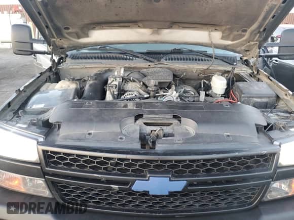 2006 Chevrolet Silverado 3500 SRW LT with VIN 1GCHK33296F137200, listed as a Copart auction lot 85065784 with 302,668 mi miles and Salvage title. Bid and sale history available at DreamBid. Image 11.
