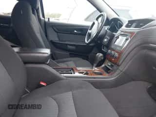 2014 Chevrolet Traverse LT z VIN 1GNKVGKD5EJ183522, wystawiony jako IAAI lot #41512263 z przebiegiem 141 713 mil mil oraz . Historia ofert i sprzedaży dostępna na DreamBid. Obrazek 5.