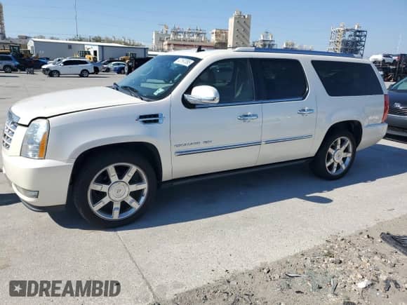 2011 Cadillac Escalade ESV Premium with VIN 1GYS3JEF2BR333246, listed as a Copart auction lot 47197395 with 177,400 mi miles and Clean title. Bid and sale history available at DreamBid. Image 1.