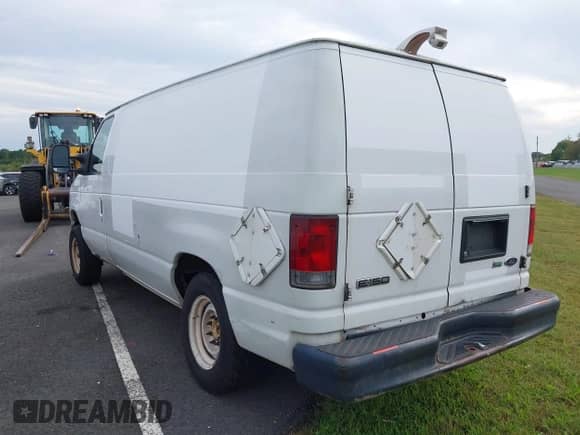 2010 Ford Econoline Cargo Commercial with VIN 1FTNE1EW7ADA91790, listed as a IAAI auction lot 43260256 with 288,311 mi miles and . Bid and sale history available at DreamBid. Image 3.