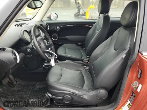 2013 MINI Hardtop with VIN WMWSU3C58DT545841, listed as a Copart auction lot 54144755 with 163,411 mi miles and Clean title. Bid and sale history available at DreamBid. Image 7.