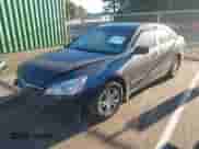 2006 Honda Accord EX z VIN 1HGCM56746A060841, wystawiony jako IAAI lot #43458284 z przebiegiem 173 660 mil mil oraz . Historia ofert i sprzedaży dostępna na DreamBid. Obrazek 17.