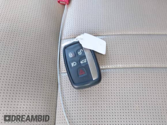 2018 Land Rover Discovery Sport HSE z VIN SALCR2RX4JH725031, wystawiony jako IAAI lot #42805434 z przebiegiem 52 809 mil mil oraz . Historia ofert i sprzedaży dostępna na DreamBid. Obrazek 11.