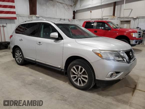 2013 Nissan Pathfinder S with VIN 5N1AR2MNXDC658727, listed as a Copart auction lot 89555925 with 175,215 mi miles and Clean title. Bid and sale history available at DreamBid. Image 4.